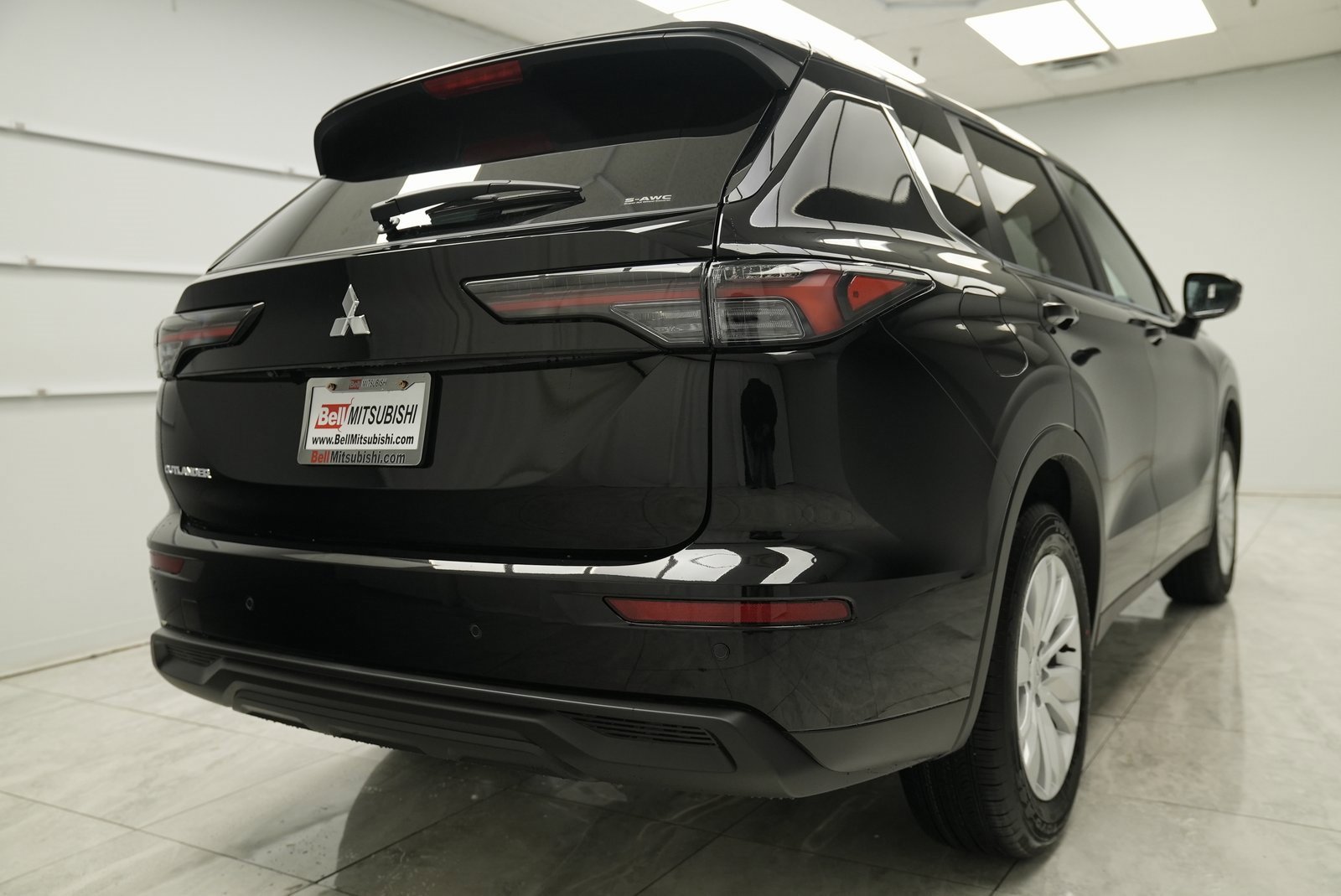 Used 2025 Mitsubishi Outlander ES image 5