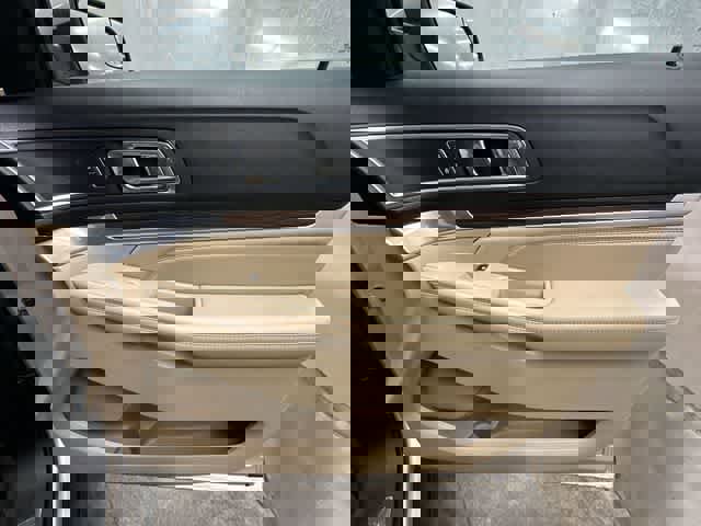 Used 2017 Ford Explorer Limited image 24