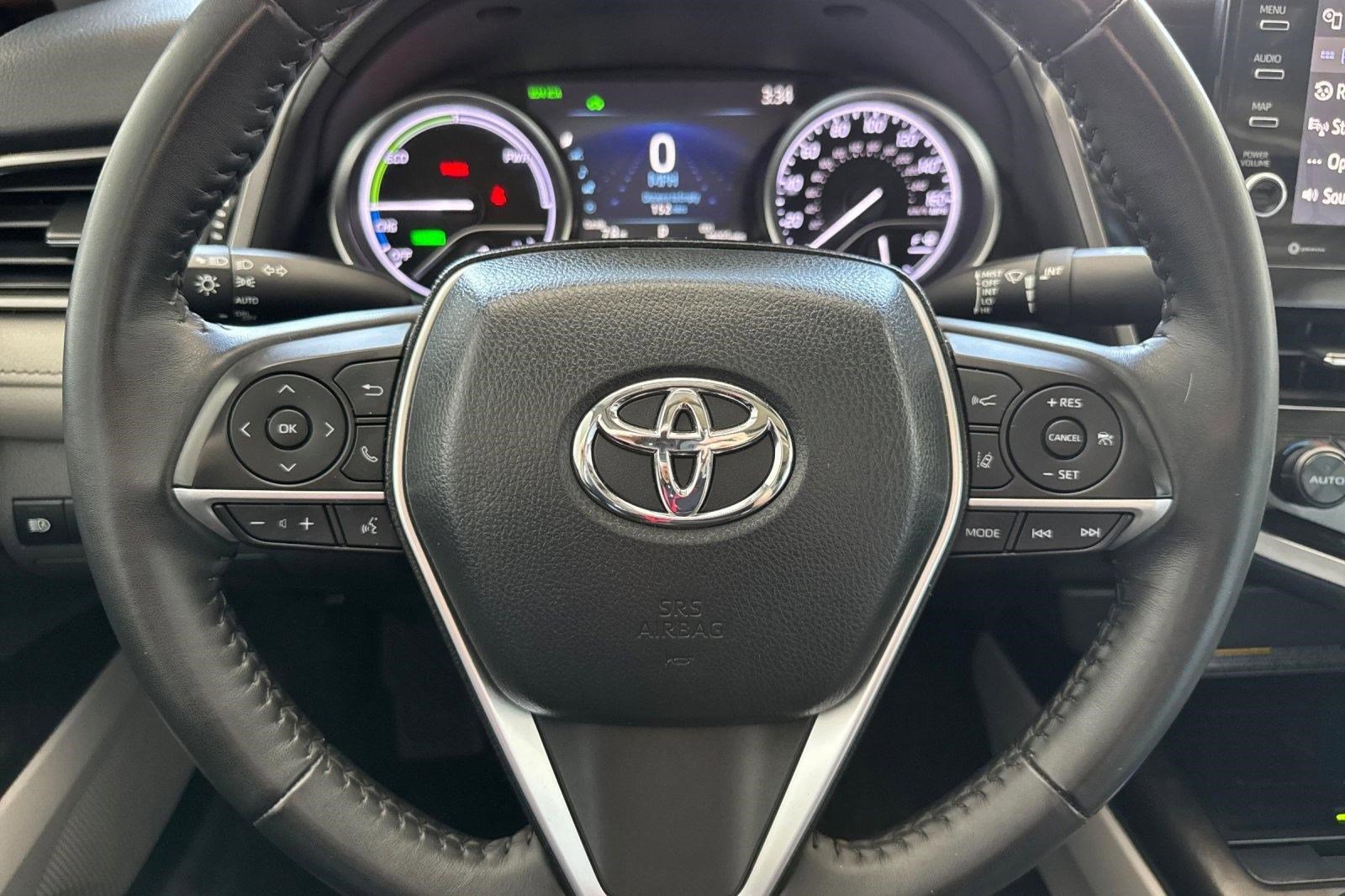 Used 2021 Toyota Camry XLE w/ Navigation Upgrade Package FWD image 16