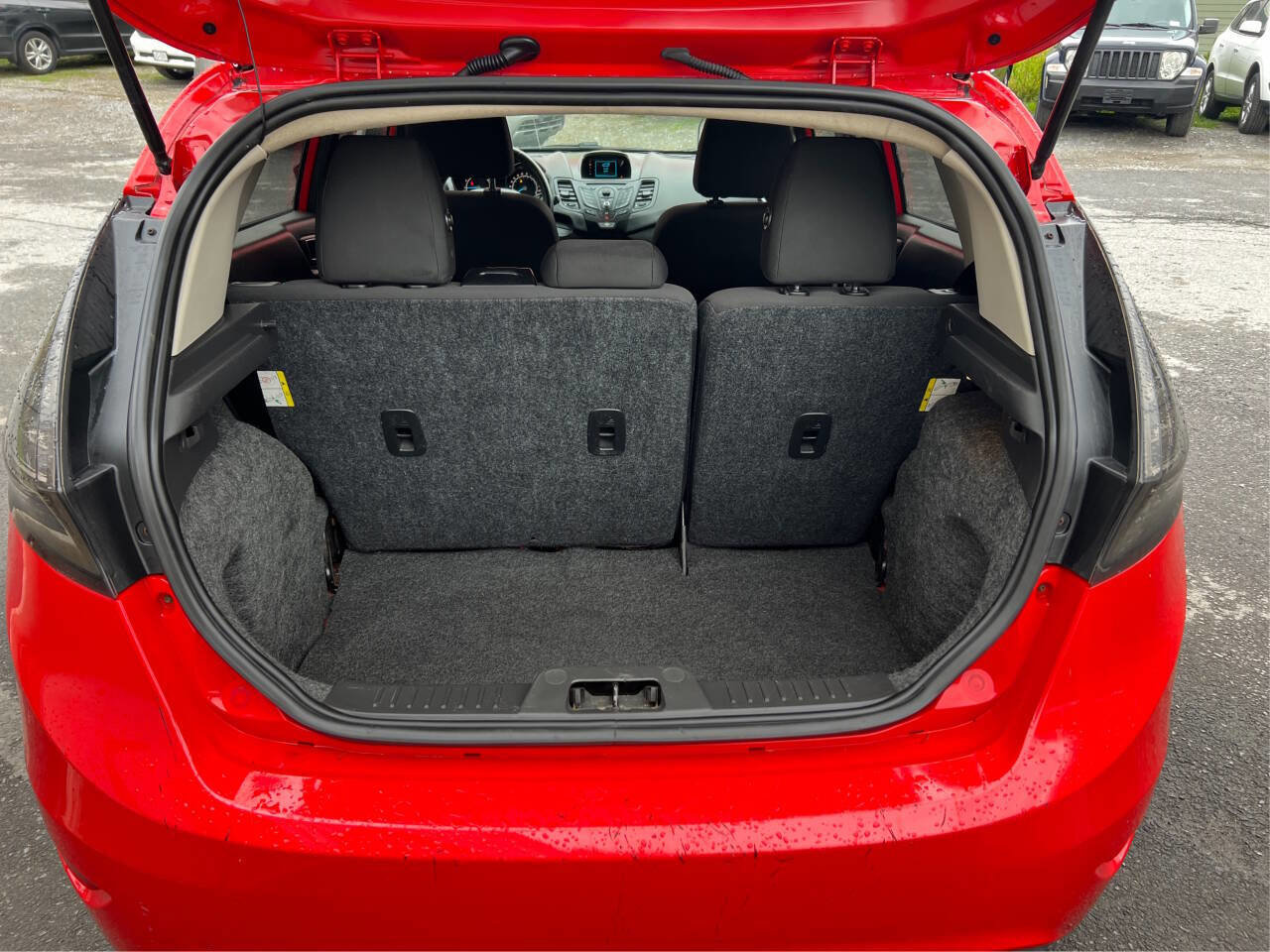 Used 2015 Ford Fiesta SE image 12