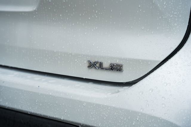 Used 2022 Toyota Highlander XLE image 11