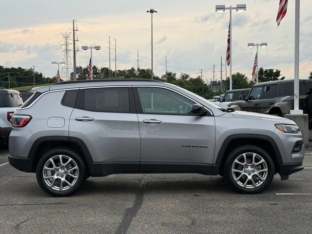 Used 2022 Jeep Compass Latitude AWD/4WD image 4