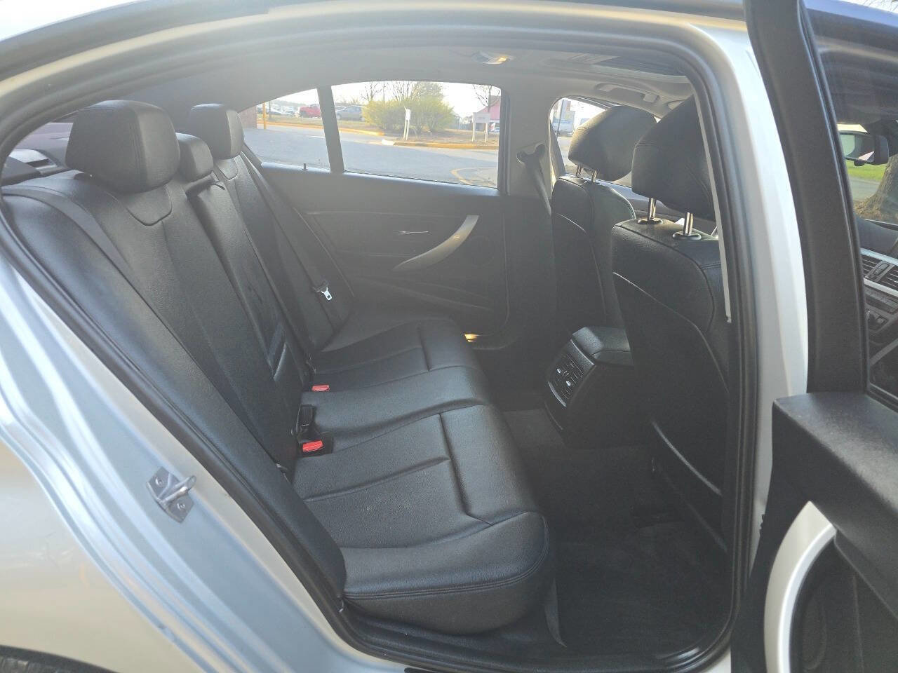 Used 2014 BMW 320i xDrive Sedan AWD/4WD image 11