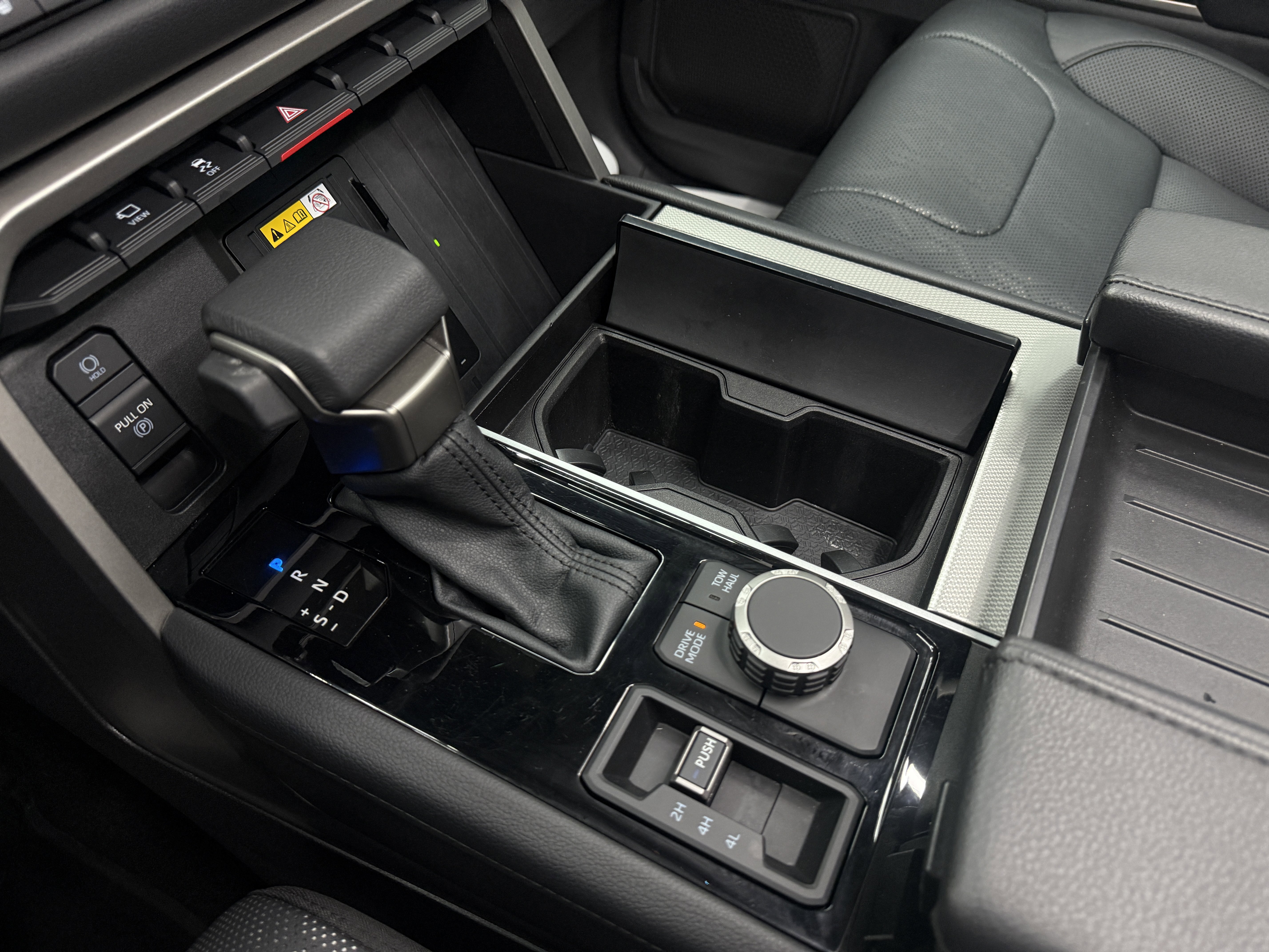 Used 2024 Toyota Sequoia Limited image 19