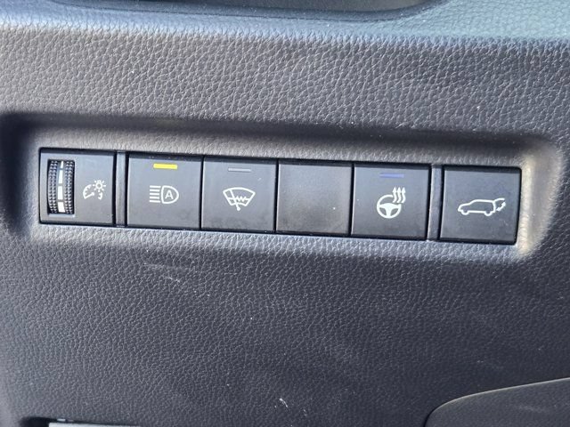 Used 2021 Toyota RAV4 XLE Premium AWD/4WD image 22