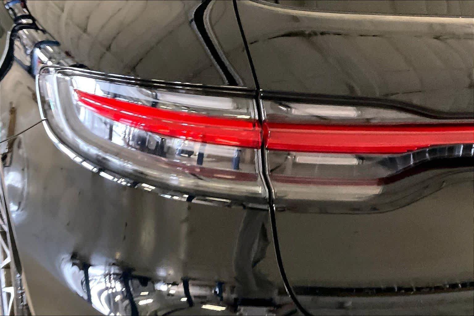 Used 2020 Porsche Macan Turbo AWD/4WD image 25