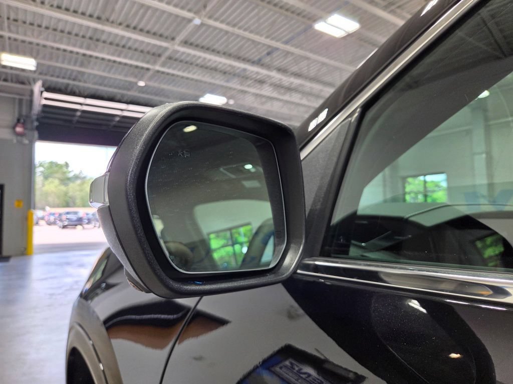 Used 2026 GMC Acadia Denali w/ LPO, Floor Liner Package AWD/4WD image 15