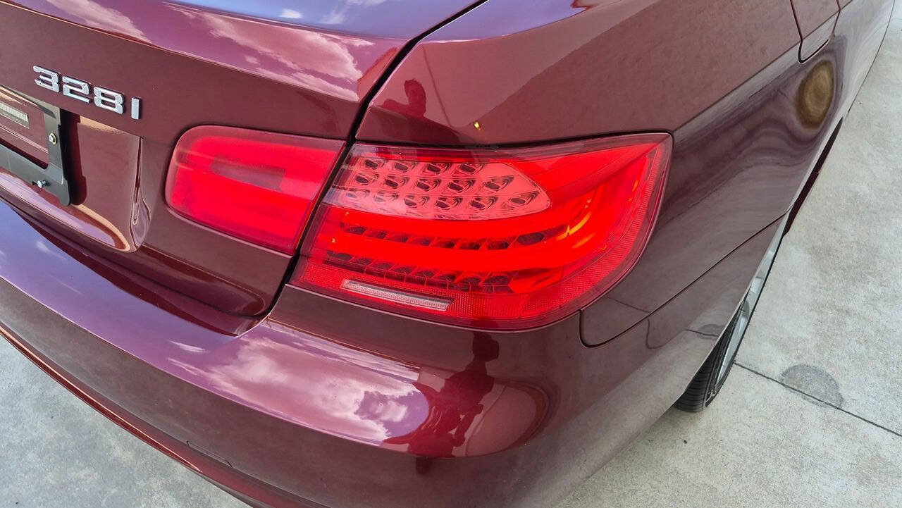 Used 2011 BMW 328i xDrive Coupe AWD/4WD image 24