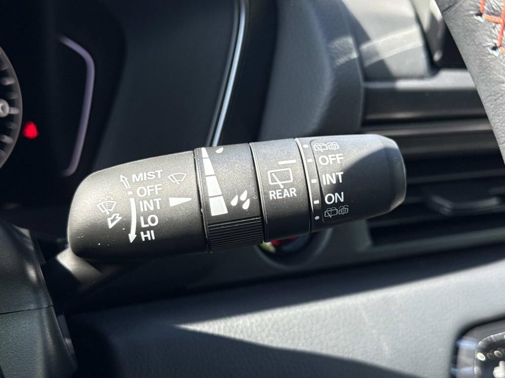 Used 2025 Honda Pilot TrailSport image 12
