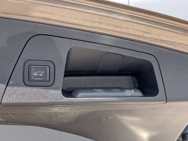 Used 2017 Buick Envision Essence w/ LPO, Cargo Package FWD image 13