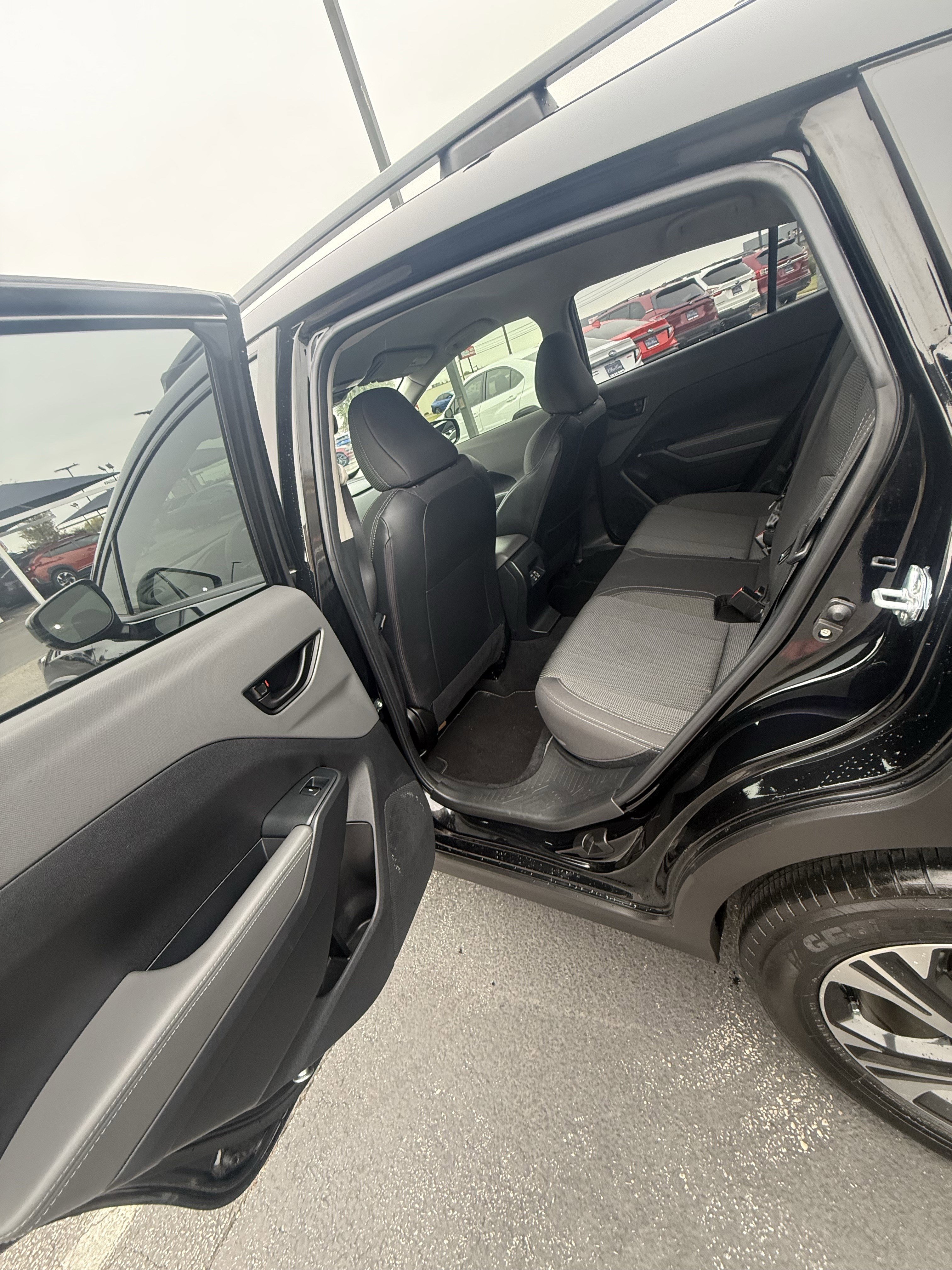 Used 2024 Subaru Crosstrek 2.0i Premium w/ Crosstrek Mirror Package image 11