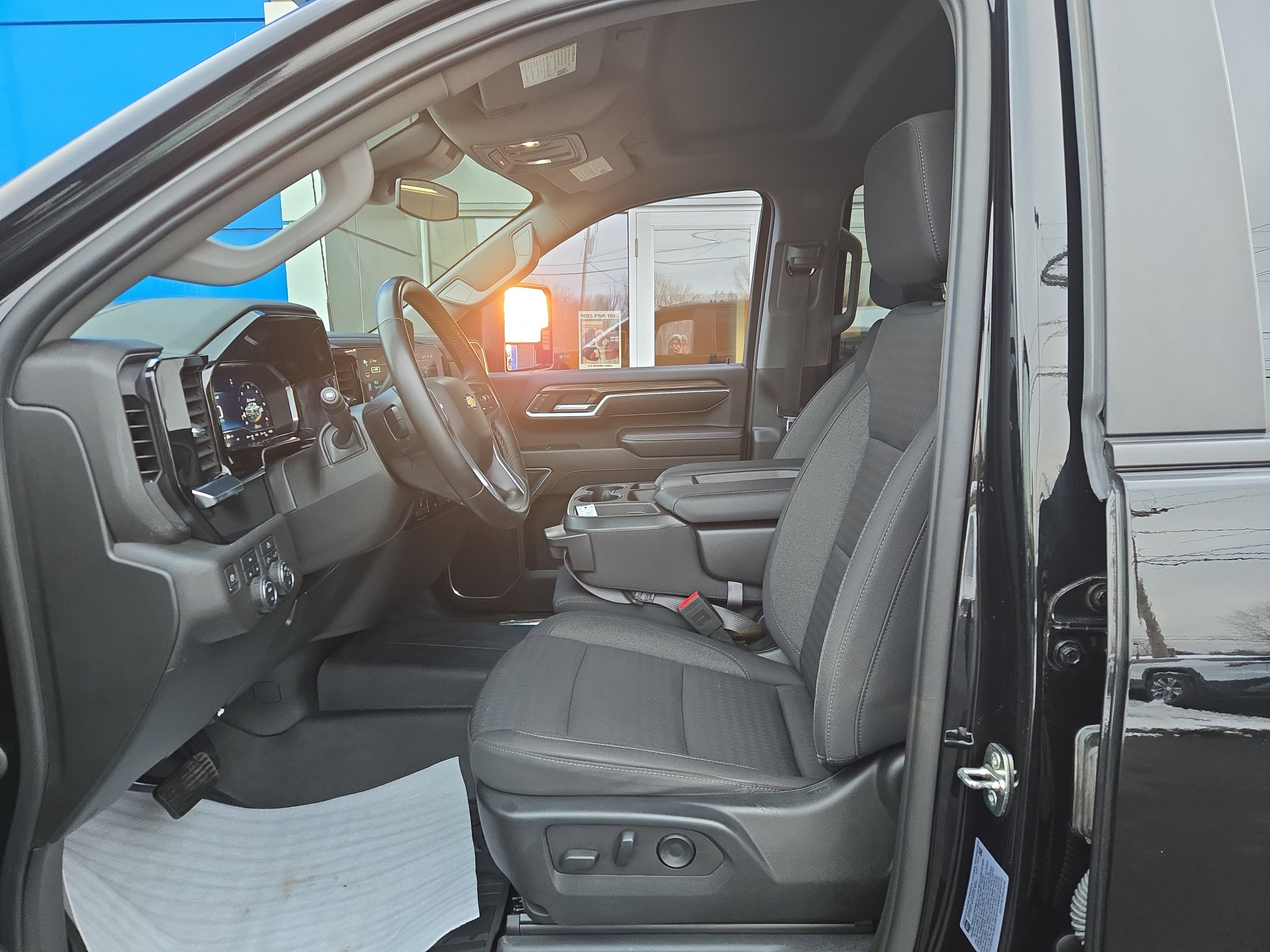 Used 2024 Chevrolet Silverado 2500 LT image 5