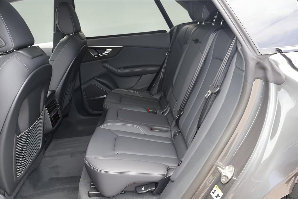 New 2025 Audi Q8 Premium Plus image 15