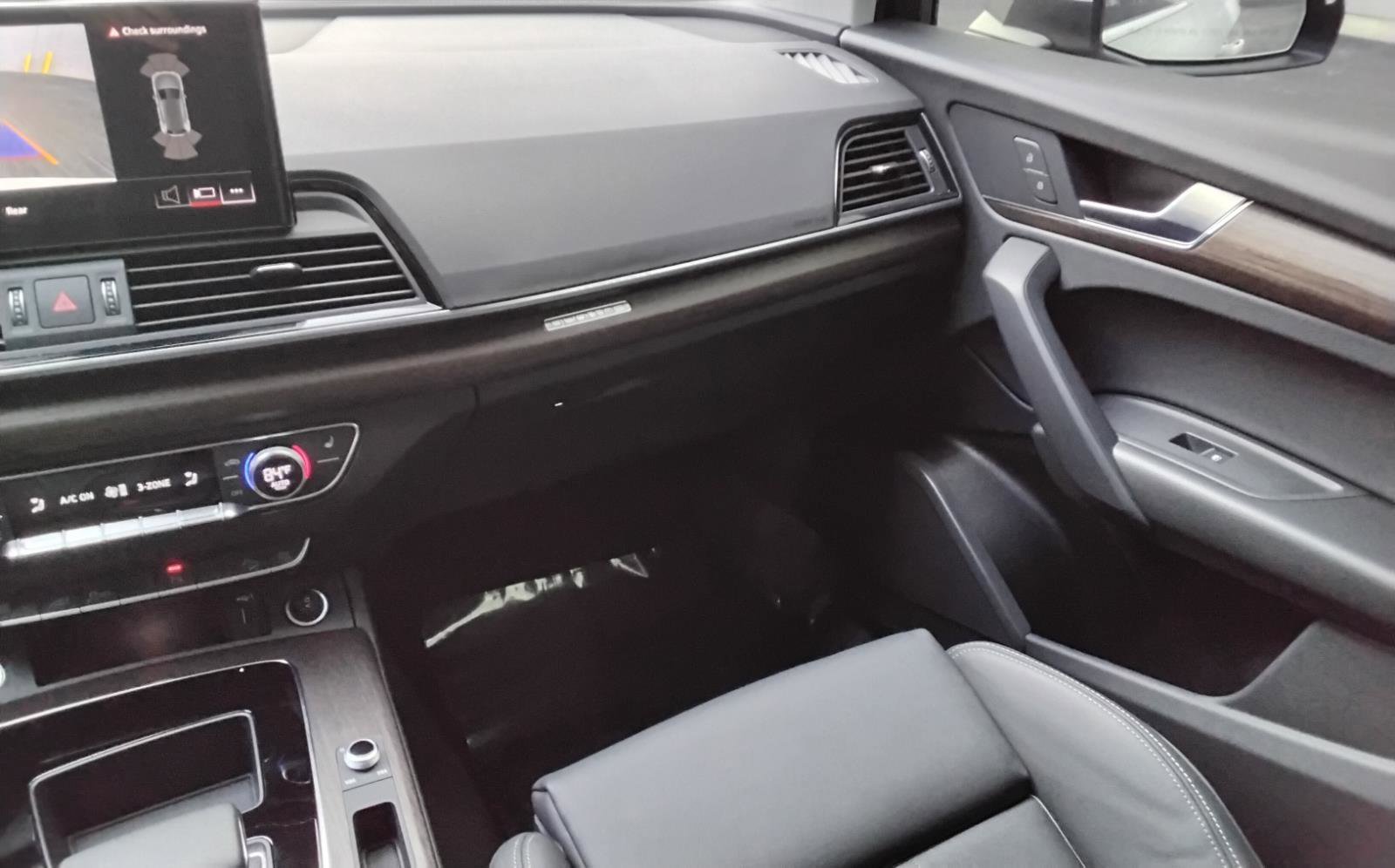 Certified 2024 Audi Q5 e Premium w/ Convenience Package image 22