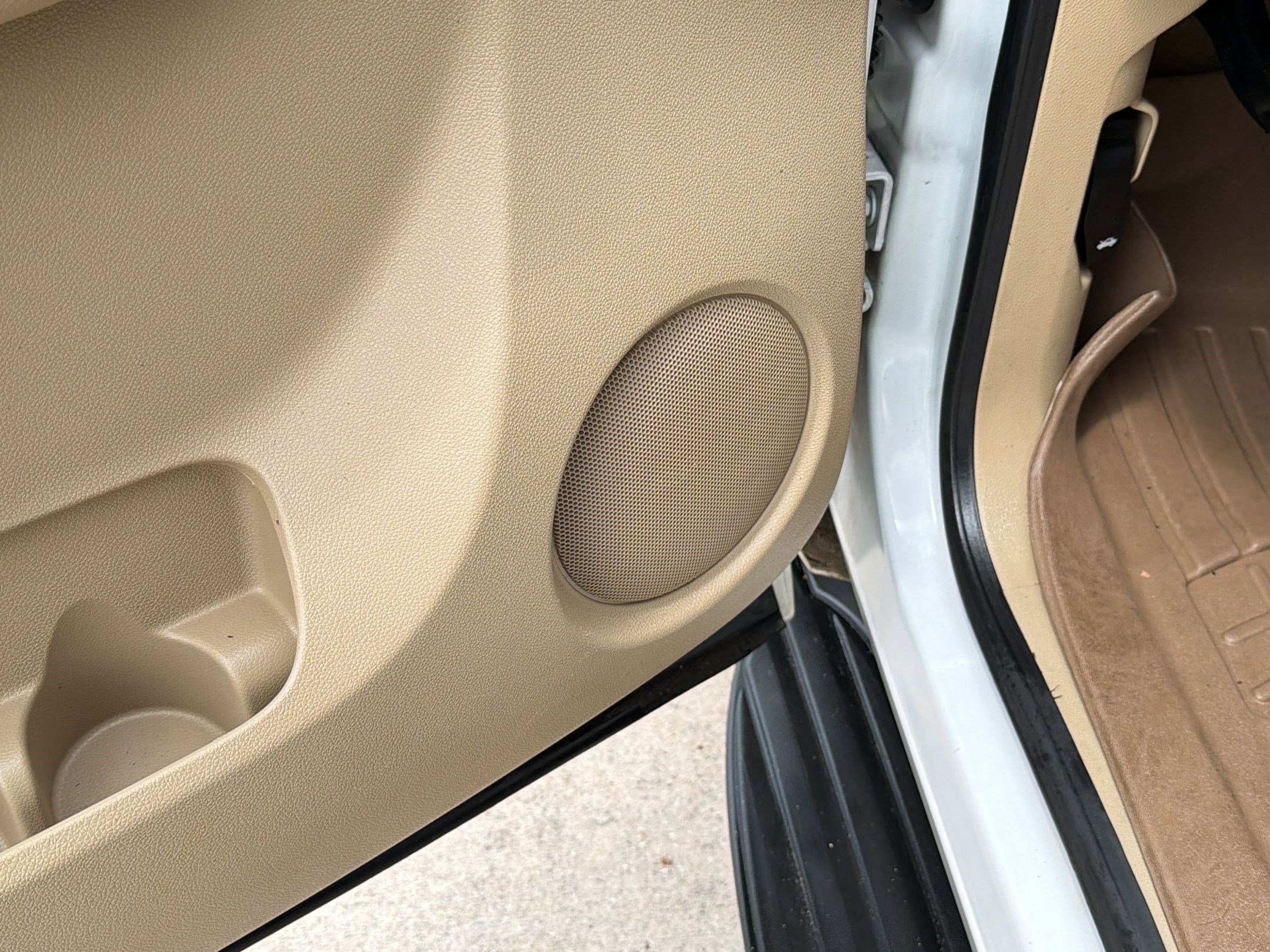 Used 2012 Chevrolet Tahoe LT RWD image 24