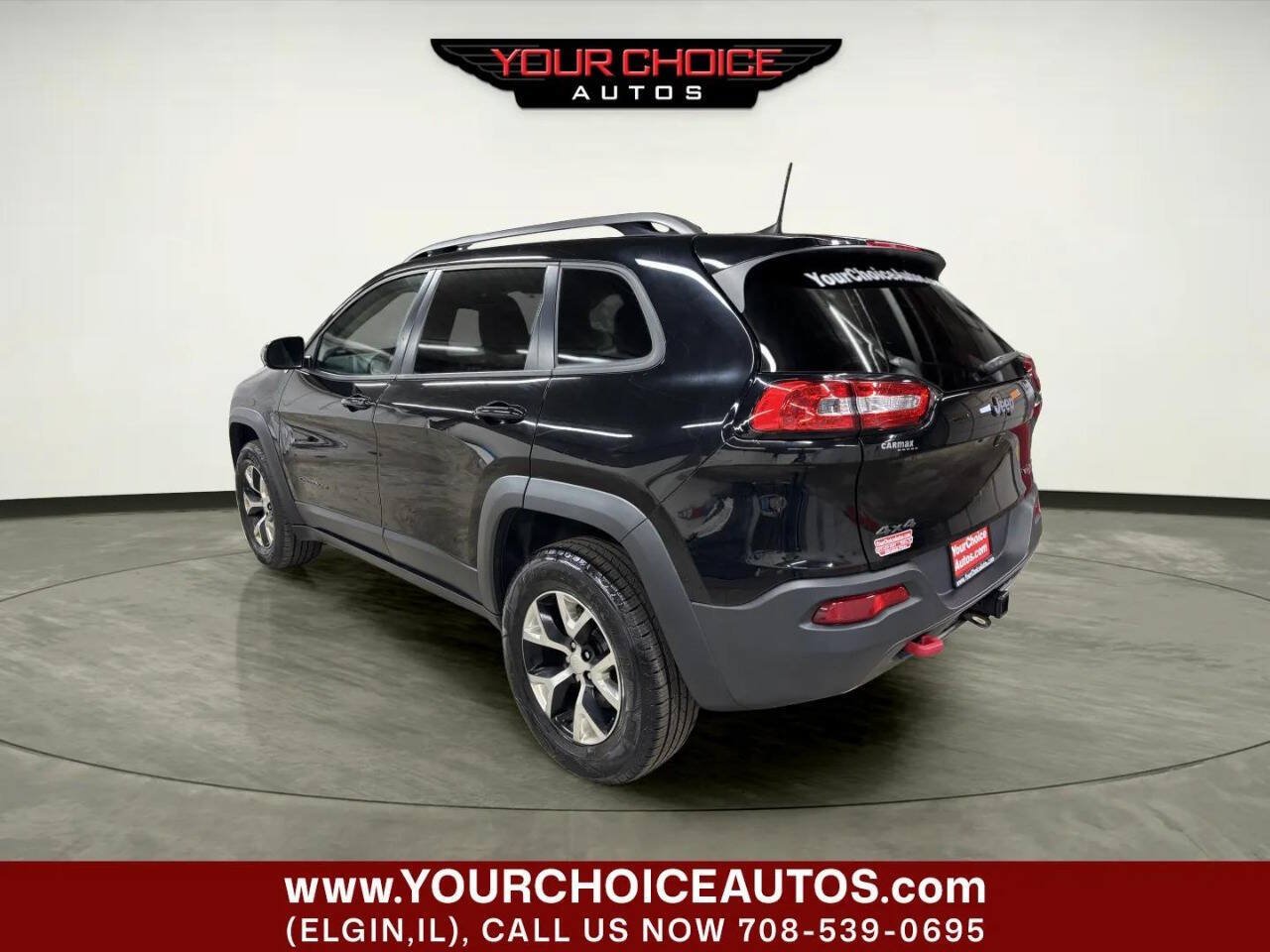 Used 2017 Jeep Cherokee Trailhawk AWD/4WD image 3