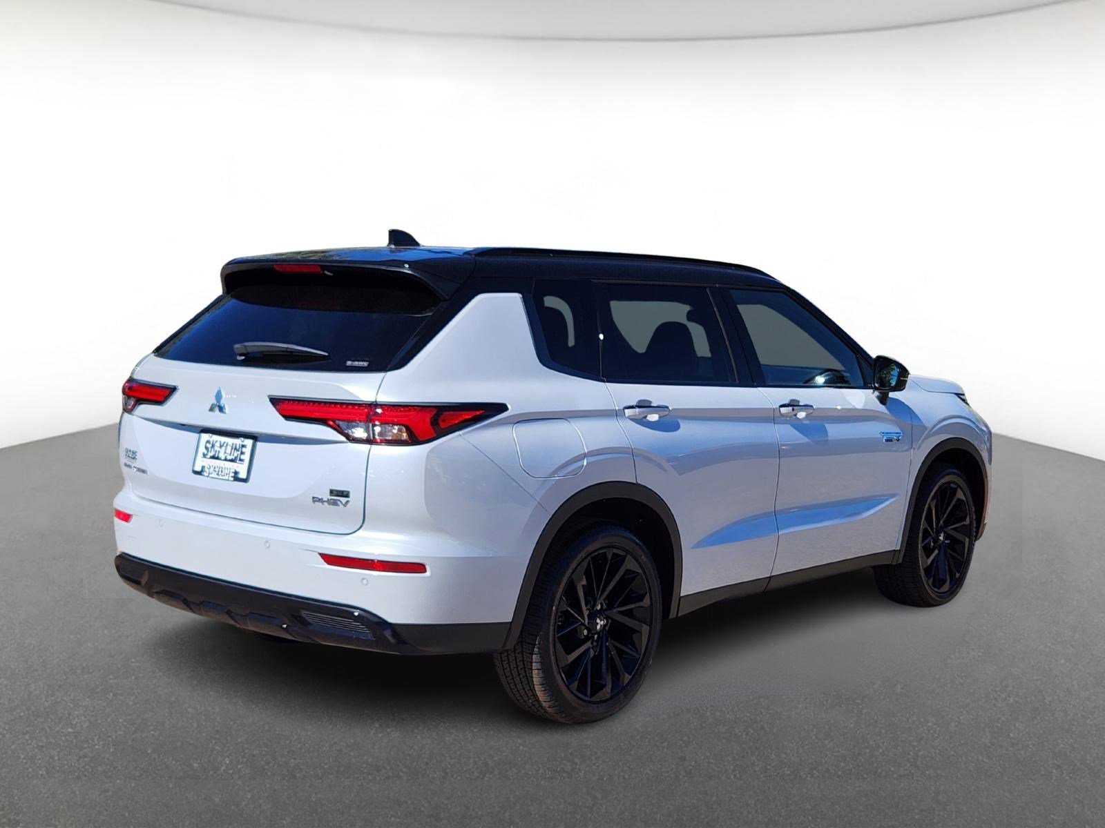 New 2025 Mitsubishi Outlander SEL Black Edition image 3