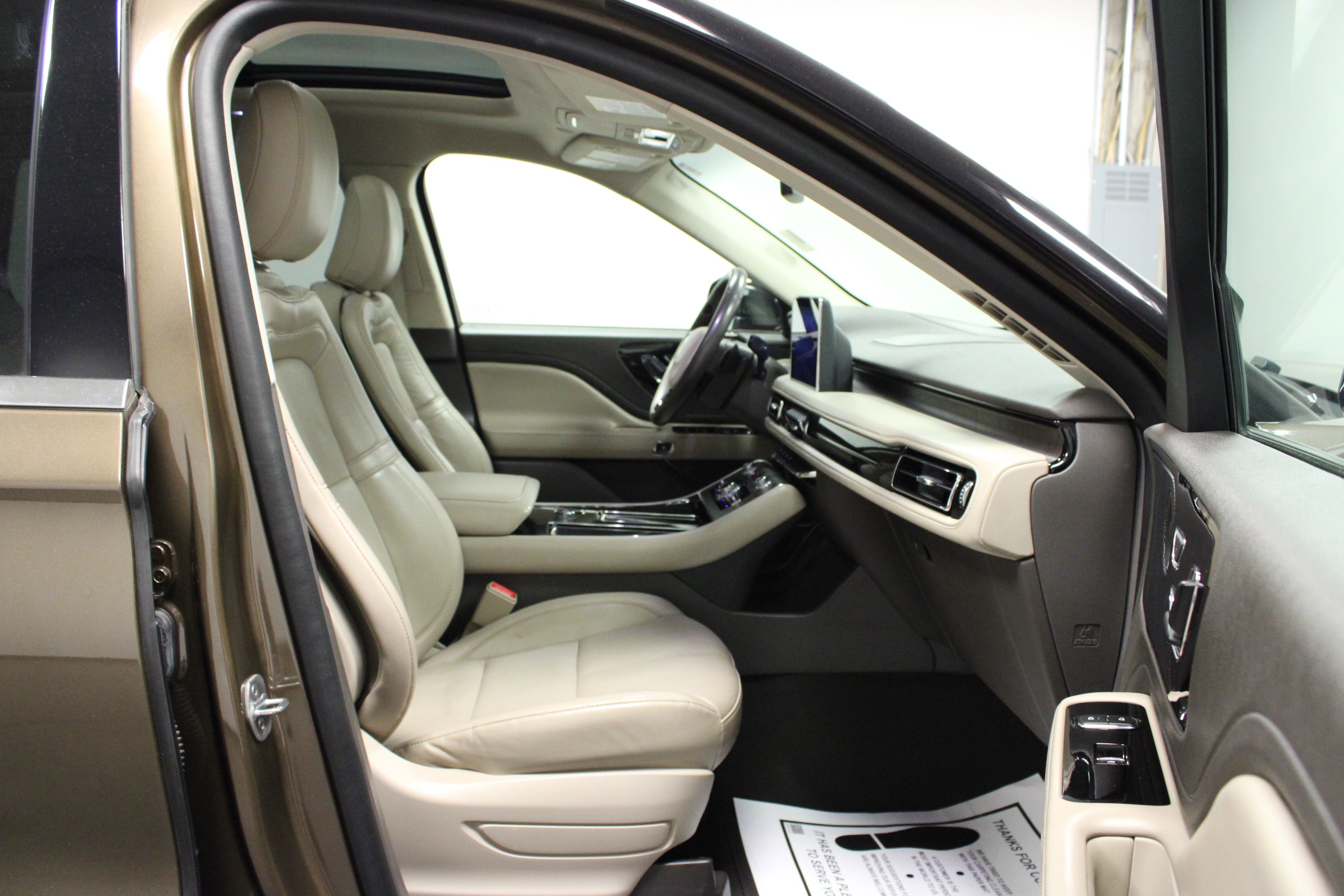 Used 2022 Lincoln Aviator Reserve w/ Elements Package Plus image 17