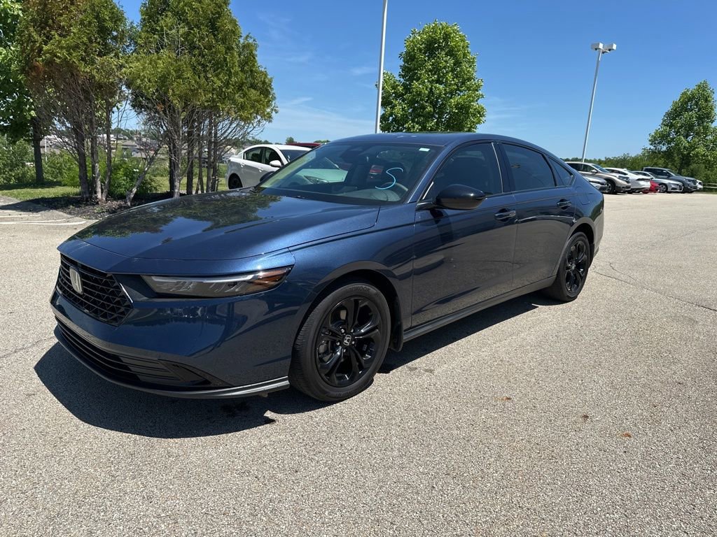 Used 2025 Honda Accord SE image 7