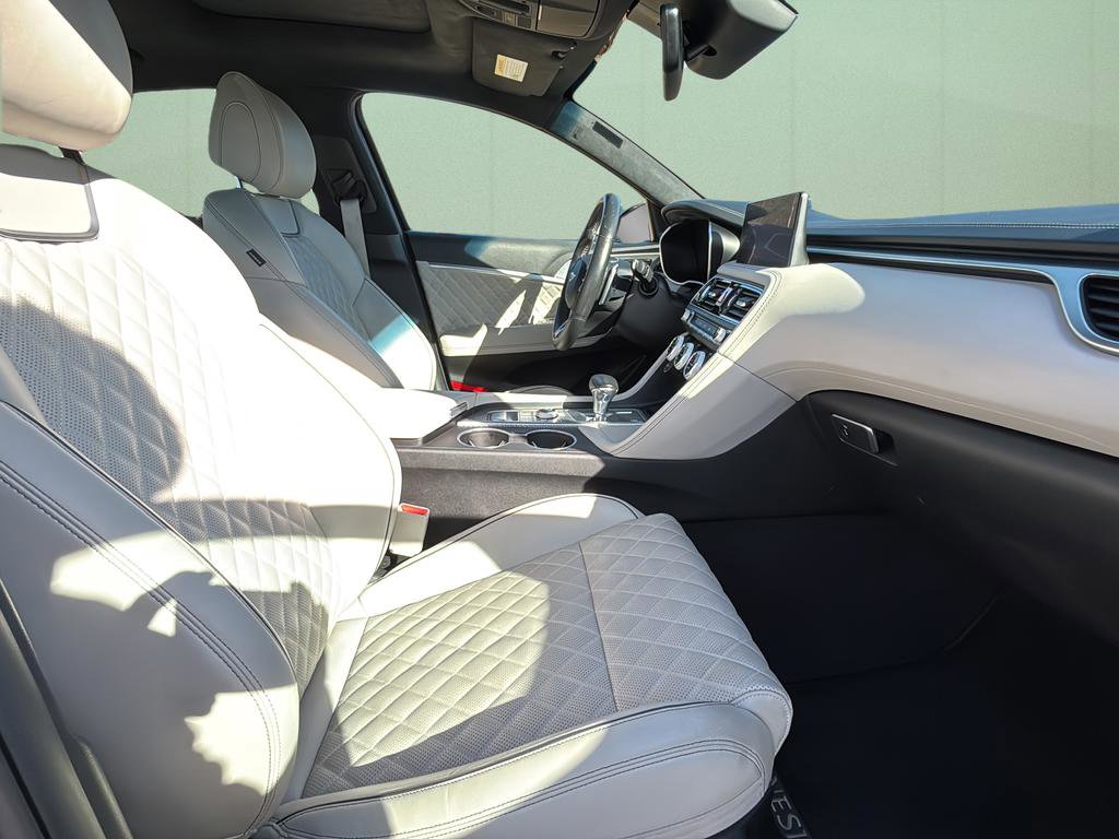 Used 2023 Genesis G70 3.3T w/ Sport Prestige Package image 40