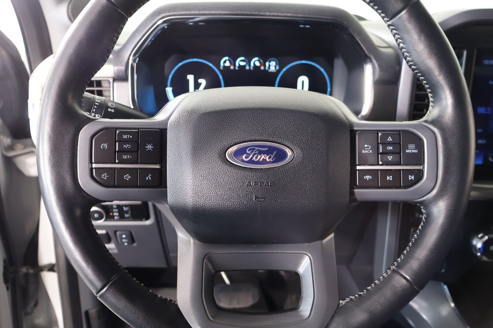 Used 2023 Ford F150 Lariat w/ FX4 Off-Road Package image 3