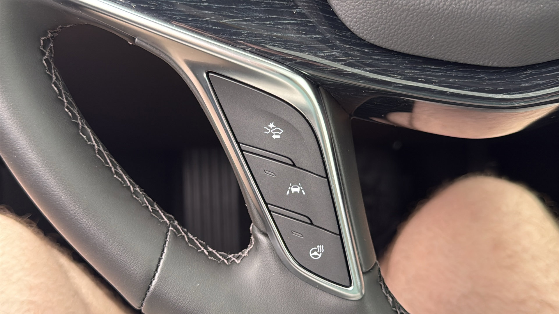 New 2026 Cadillac XT5 Premium Luxury w/ LPO, Floor Liner Package image 17