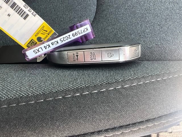 Certified 2025 Kia K4 FWD image 35