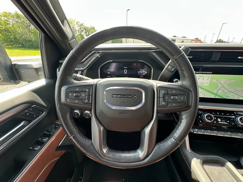 Used 2025 GMC Sierra 2500 Denali Ultimate AWD/4WD image 9
