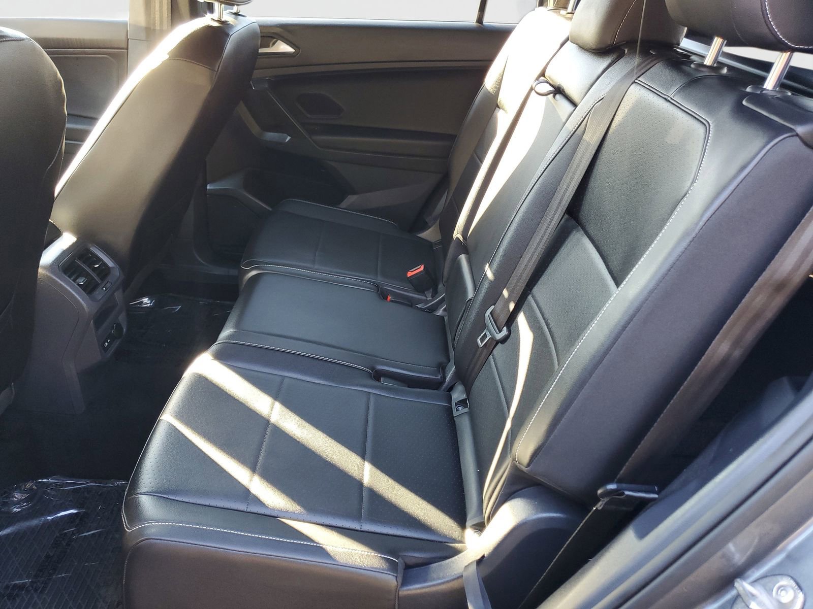 Used 2021 Volkswagen Tiguan SE R-Line image 13