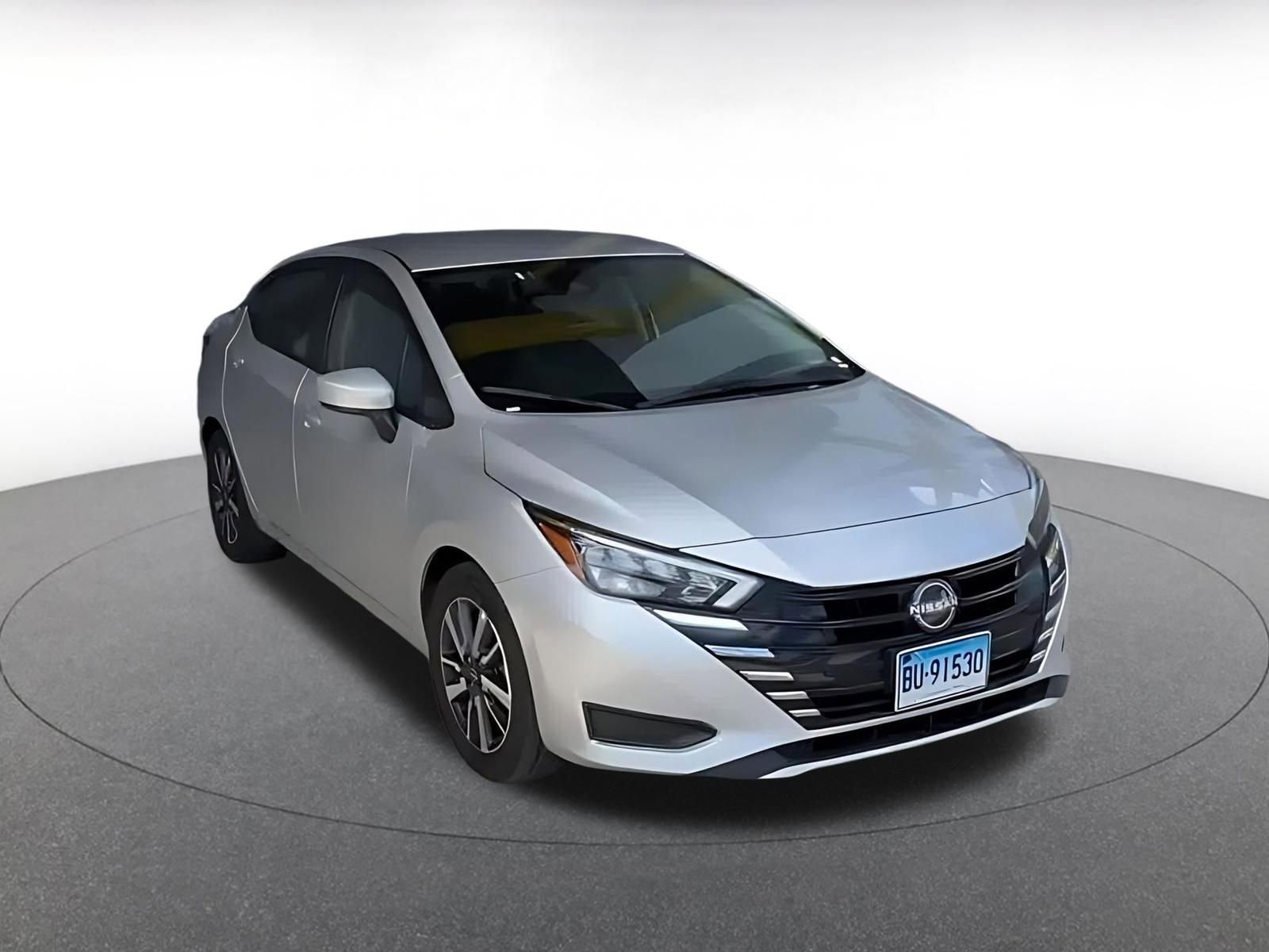 Used 2025 Nissan Versa SV FWD image 3