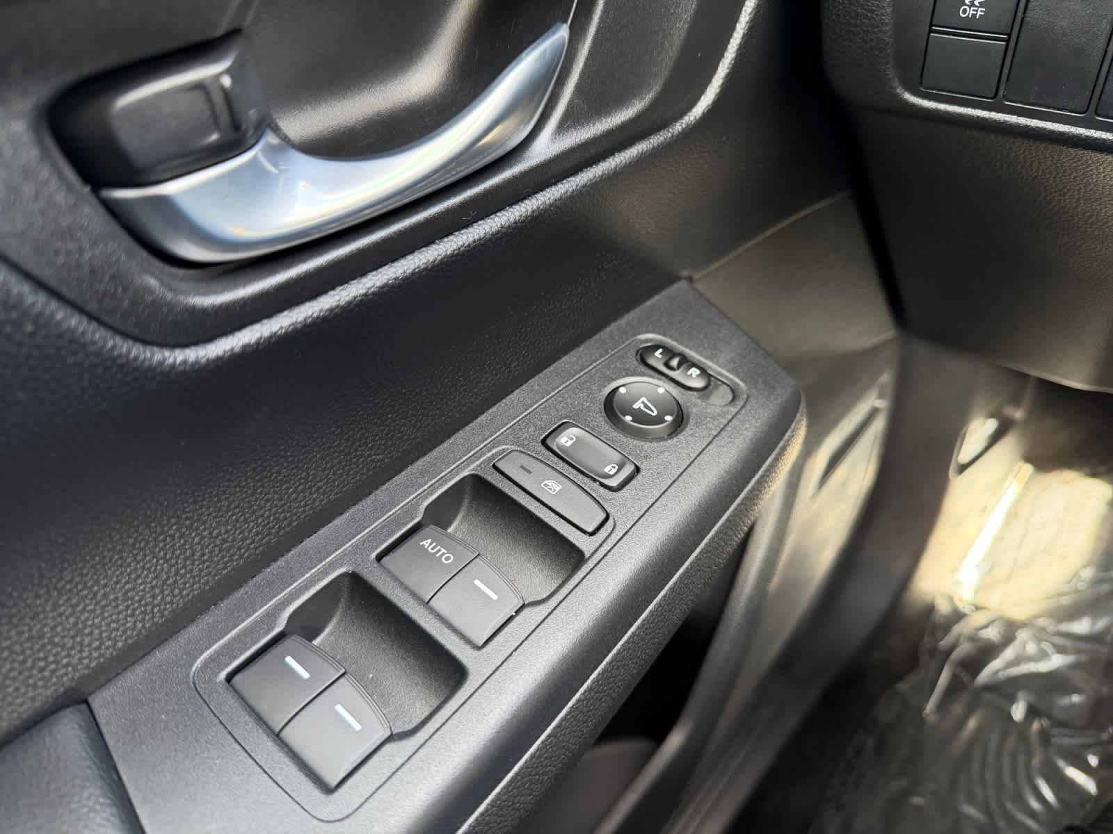 Used 2023 Honda CR-V LX image 13