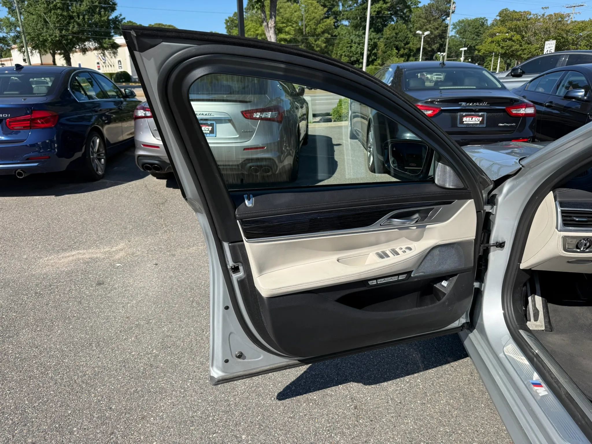 Used 2017 BMW 740i xDrive AWD/4WD image 7