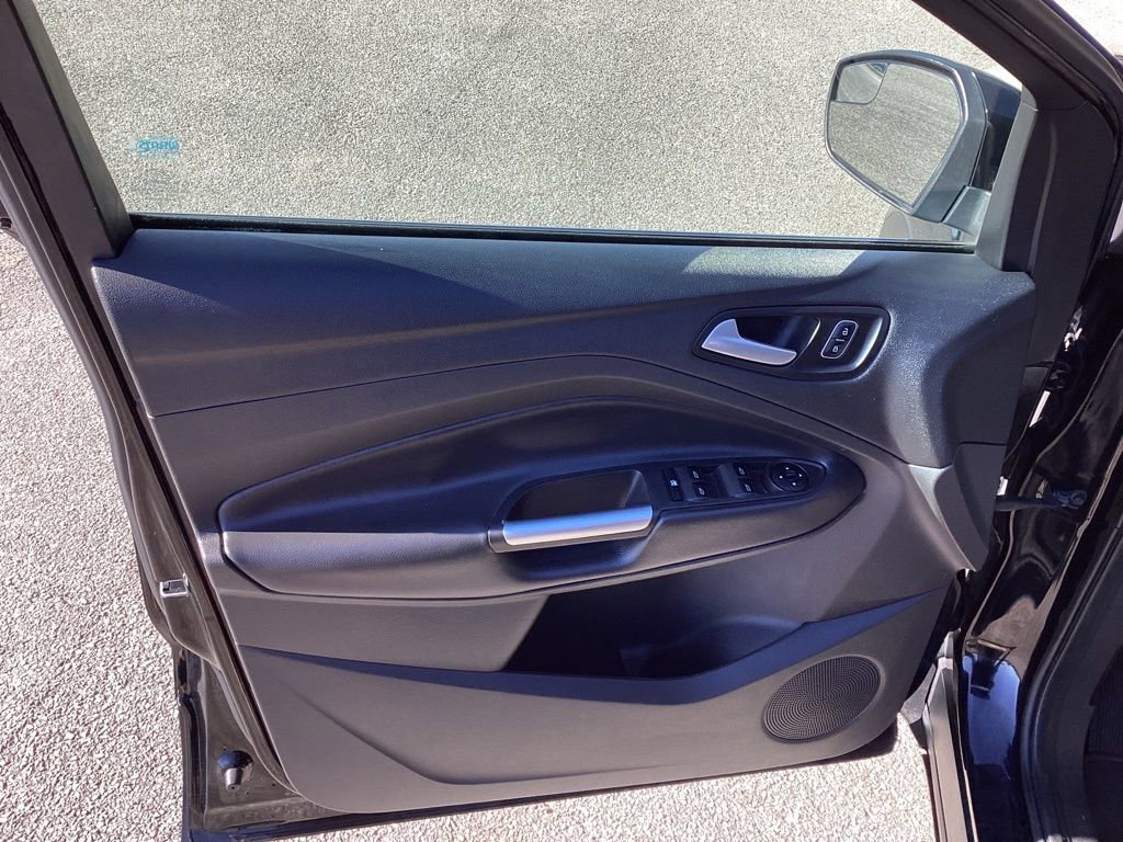 Used 2017 Ford Escape SE image 23