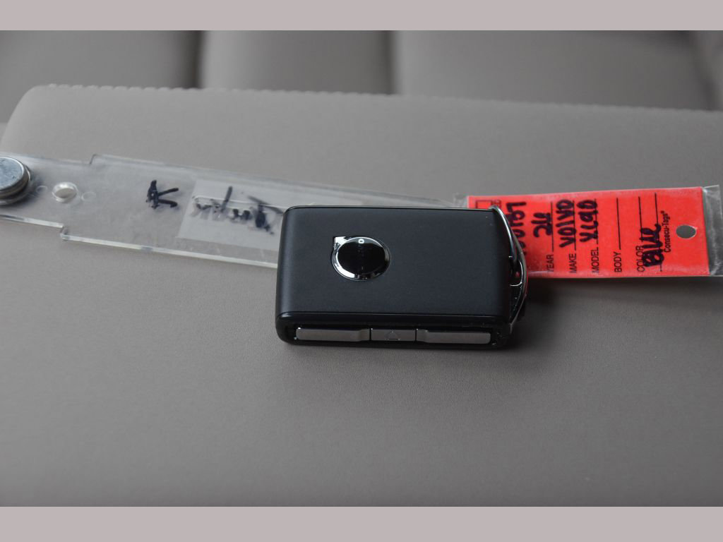 New 2026 Volvo XC90 B6 Plus w/ Protection Package Premier image 40