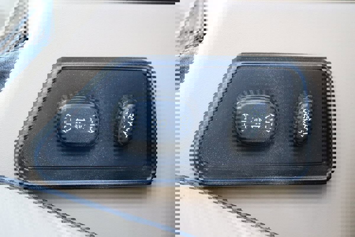 Used 2004 Land Rover Discovery SE image 39