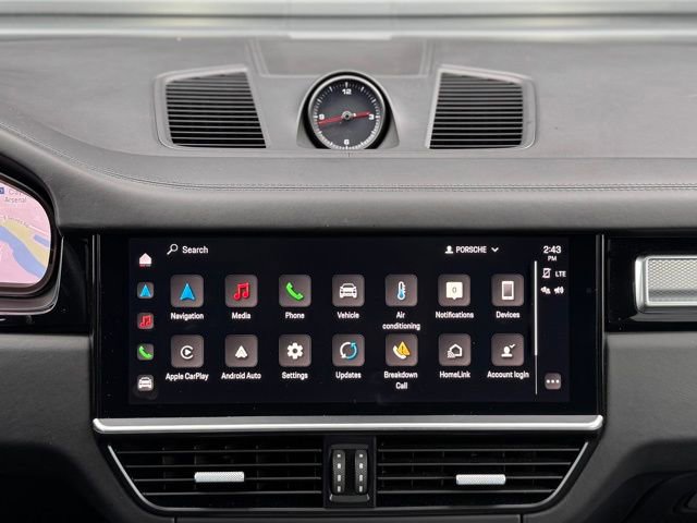 Certified 2023 Porsche Cayenne S Platinum image 28