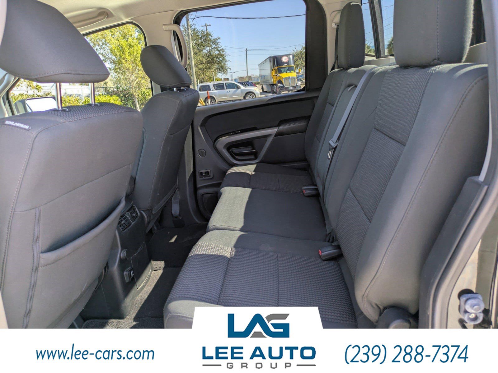 Used 2015 Nissan Titan SV w/ SV Value Truck Package AWD/4WD image 10