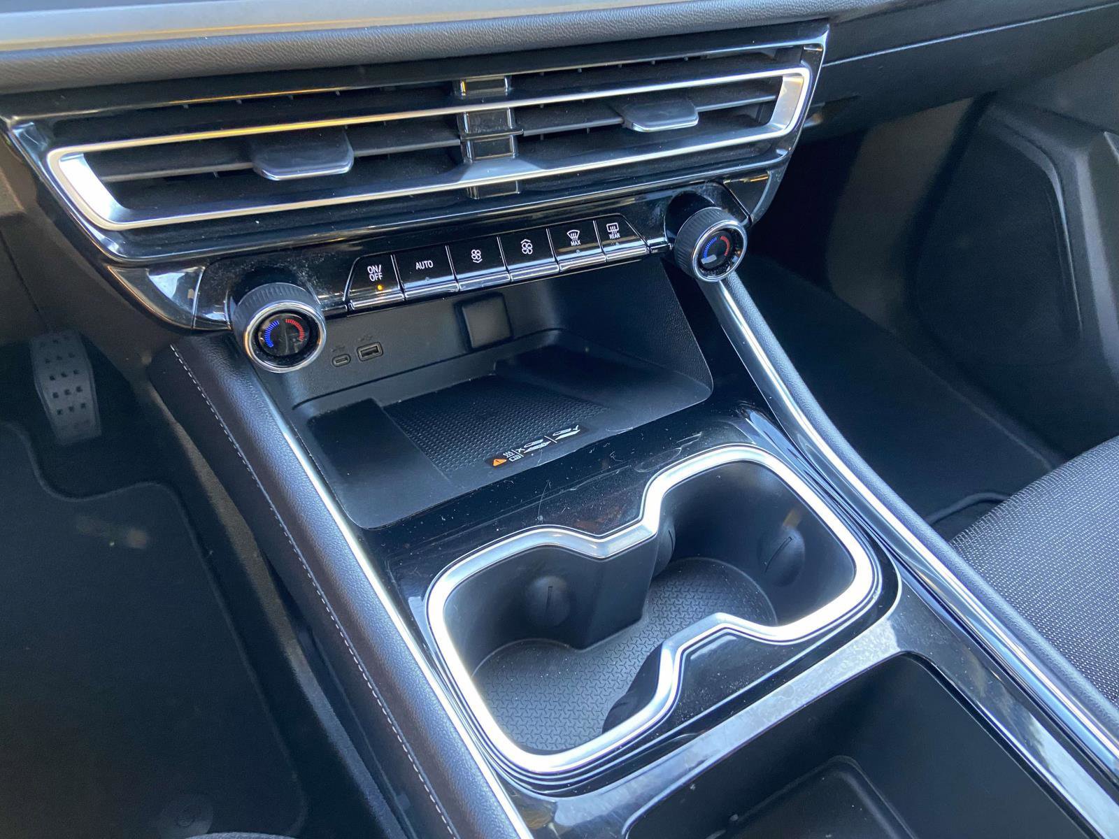 Certified 2025 Chevrolet Traverse LT image 13