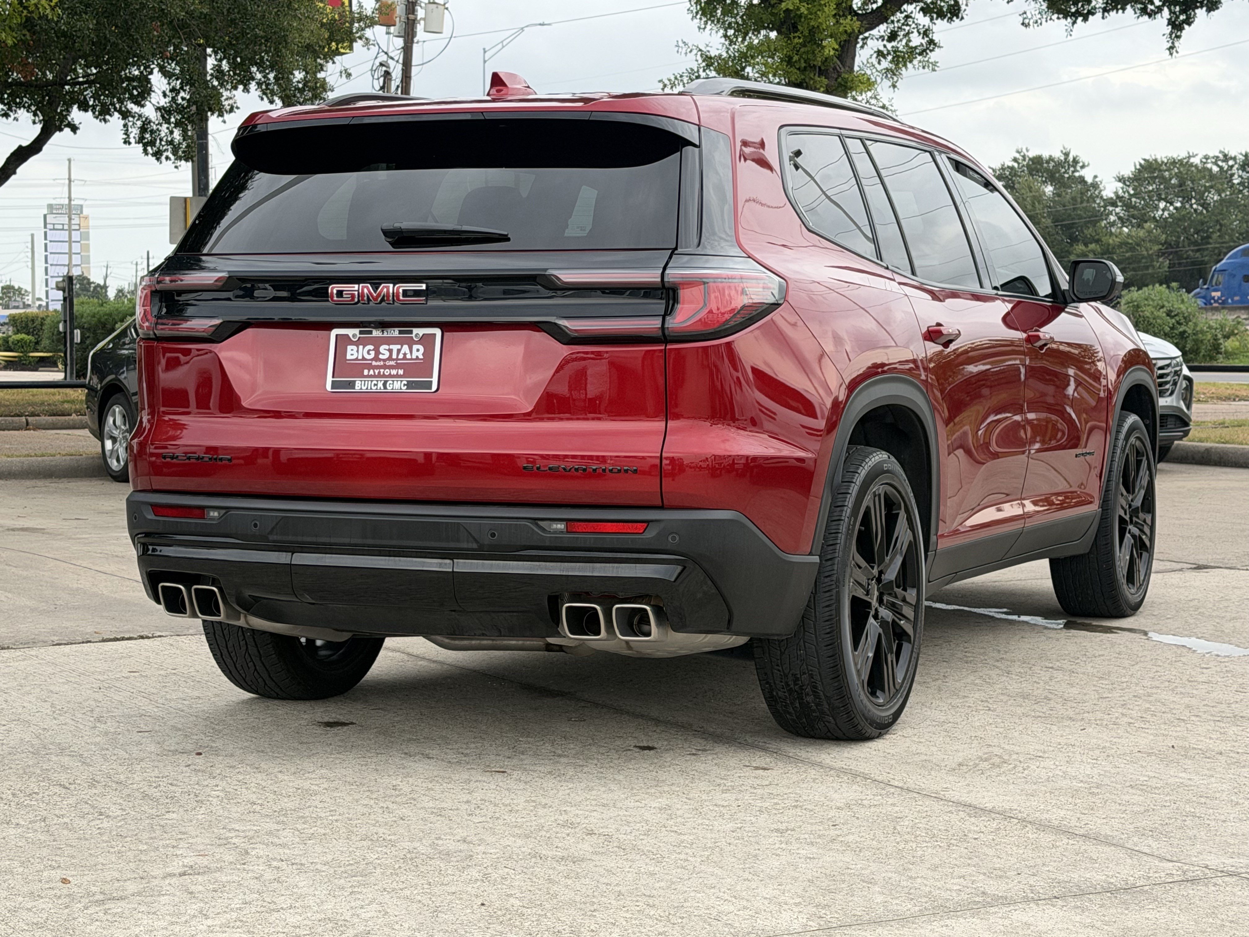 Used 2025 GMC Acadia Elevation w/ Elevation Premium Package FWD image 6