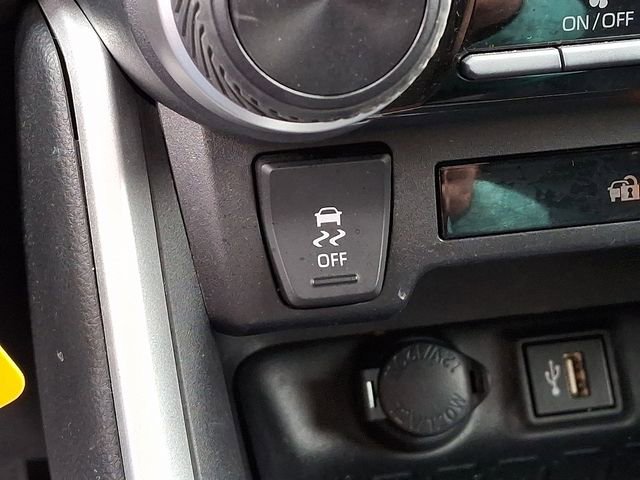 Used 2024 Toyota RAV4 LE AWD/4WD image 29