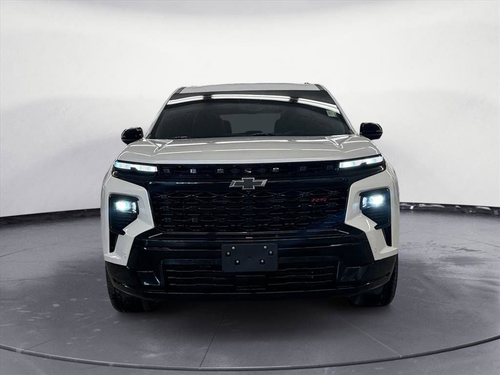 Used 2024 Chevrolet Traverse RS image 9
