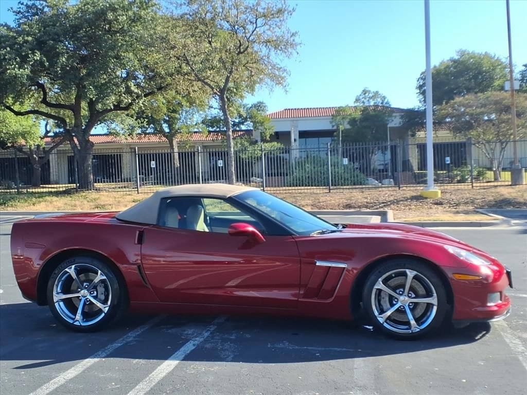 Used 2011 Chevrolet Corvette Grand Sport w/ Preferred Equipment Group RWD image 4