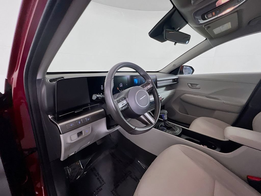 Used 2025 Hyundai Kona SEL AWD/4WD image 20
