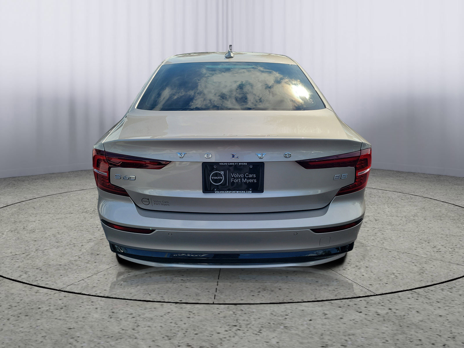 Used 2024 Volvo S60 B5 Core FWD image 3