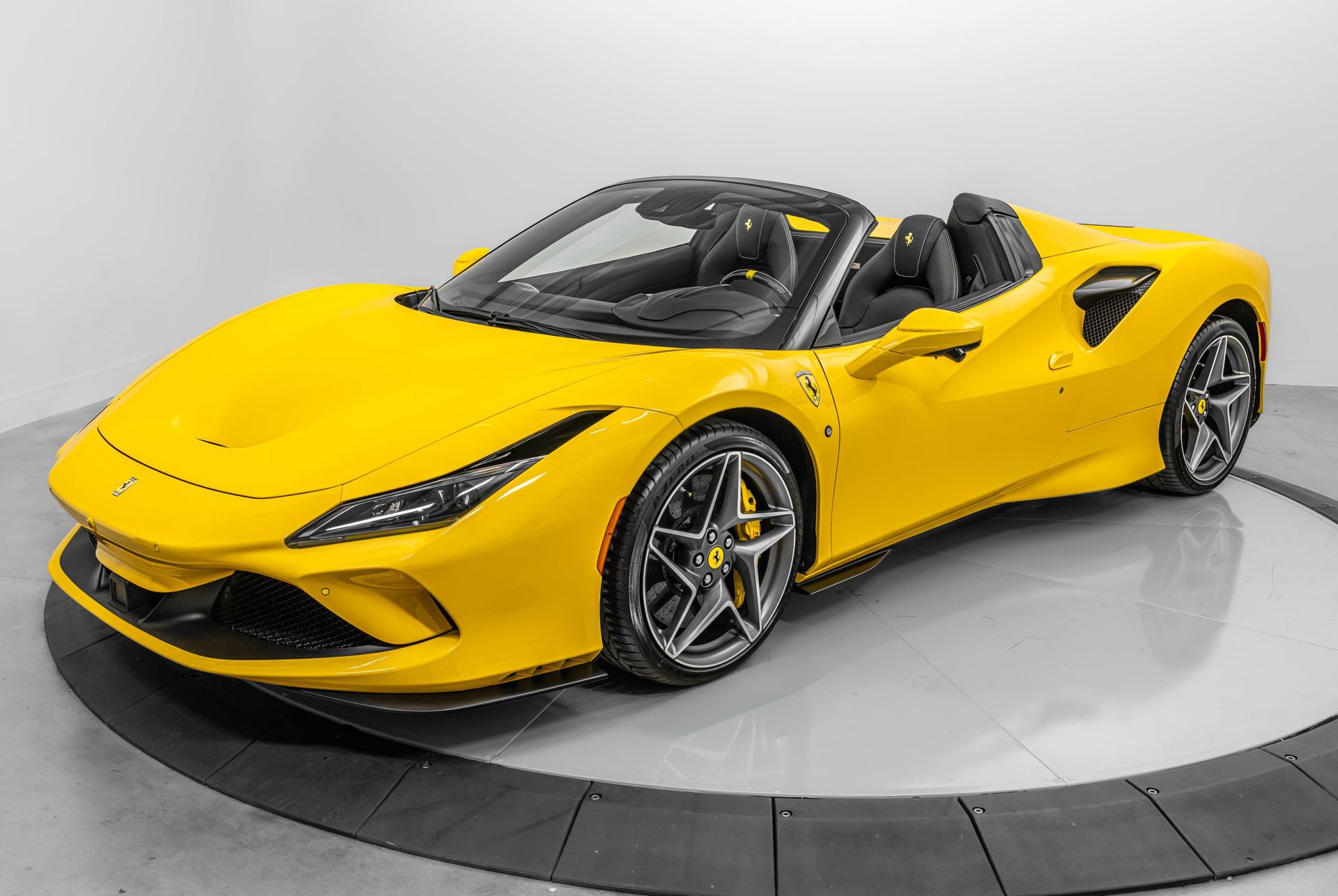 Certified 2022 Ferrari F8 Tributo RWD image 12