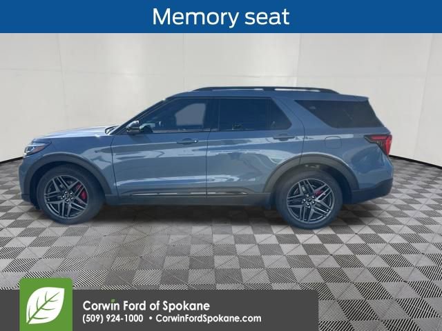 Used 2025 Ford Explorer ST image 9