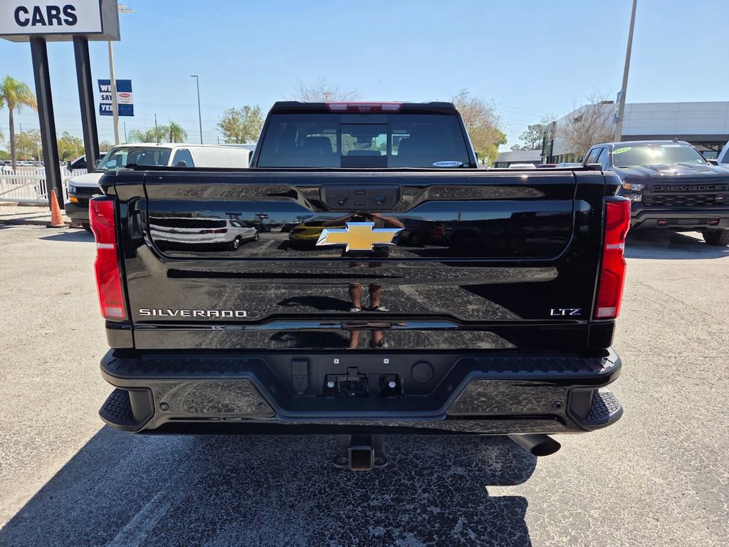 Used 2025 Chevrolet Silverado 2500 LTZ w/ Z71 Chrome Sport Edition image 13