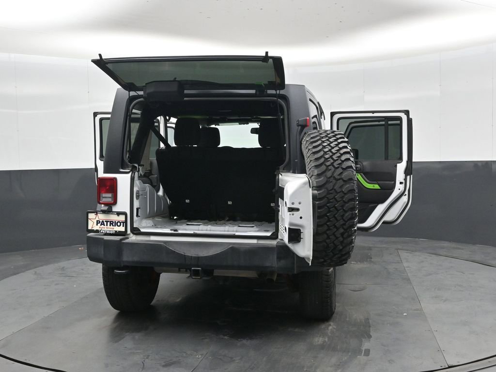 Used 2017 Jeep Wrangler Unlimited Rubicon image 48
