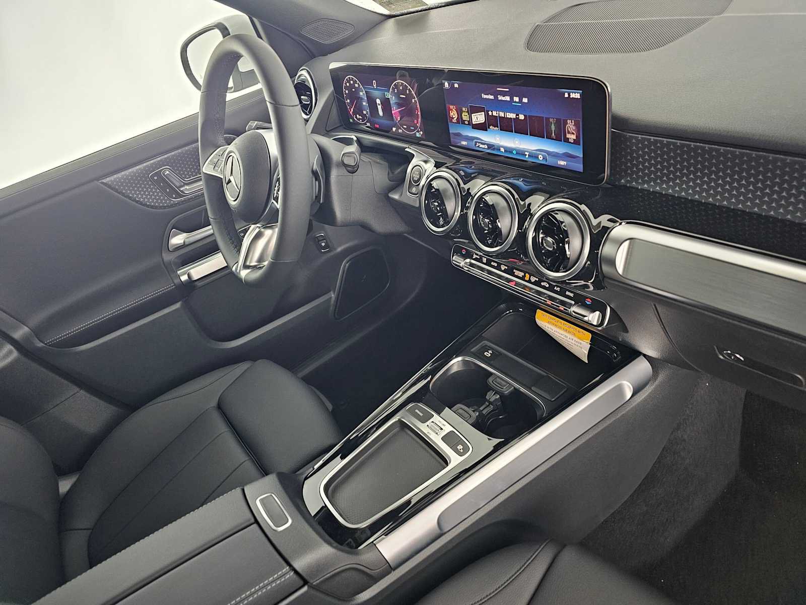 New 2026 Mercedes-Benz GLB 250 image 11