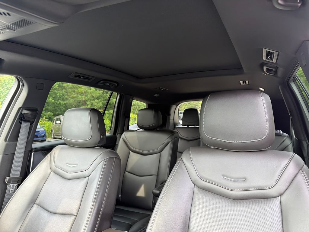Certified 2023 Cadillac XT6 Sport w/ Technology Package AWD/4WD image 2
